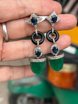 Длинные серьги с сапфирами и зелёным ониксом — сапфиры 4,15 ct · зелёный оникс 20,08 ct · бриллианты 1,48 ct, серебро 925