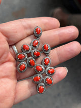 Серьги-каскад с кораллами — кораллы · бриллианты, серебро 925, оксидированное