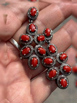 Серьги-каскад с кораллами — кораллы · бриллианты, оксидированное серебро 925