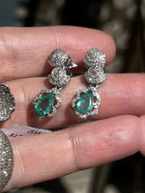 Серьги-капли с изумрудами — изумруды 1,06 ct · бриллианты 0,44 ct, серебро 925
