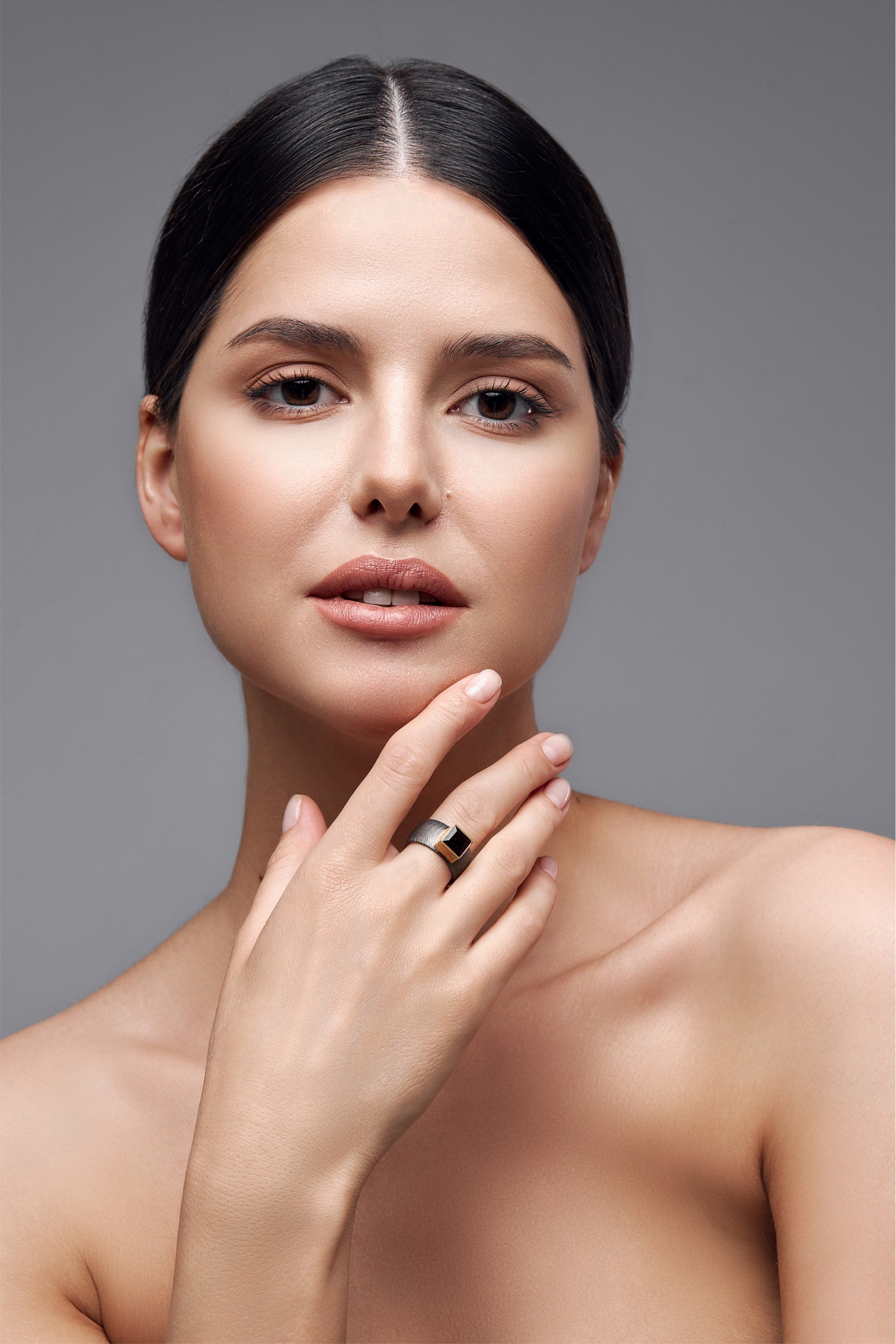 SMOKY QUARTZ BLACK RING - adelina.world