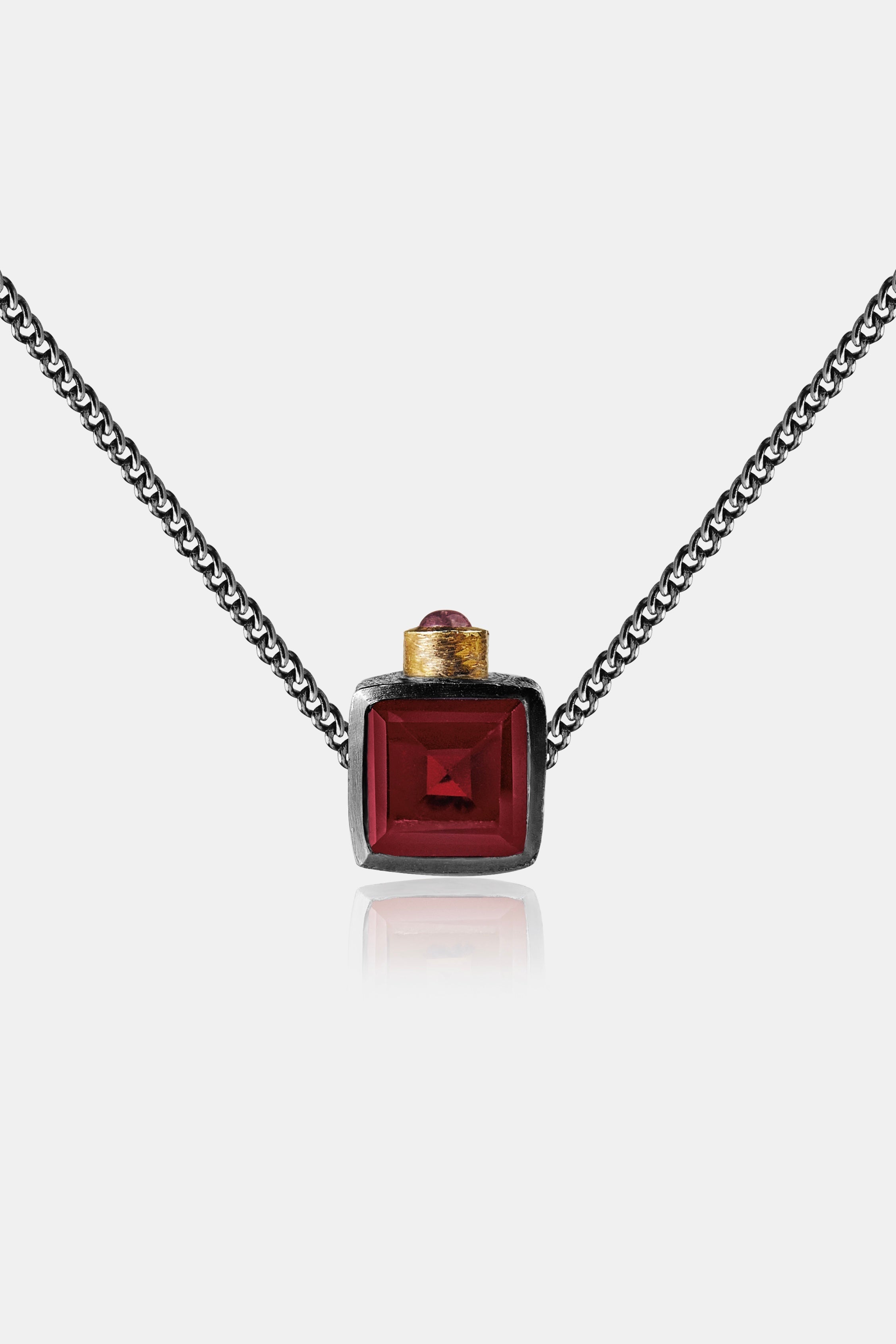 Garnet Pendant - adelina.world