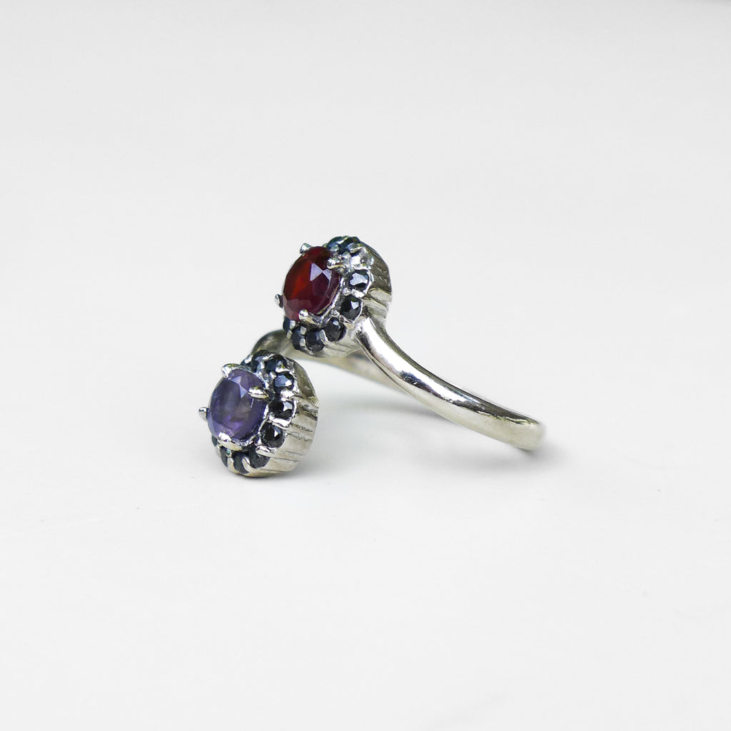 RED AND DEEP BLUE FLOWER RING - adelina.world