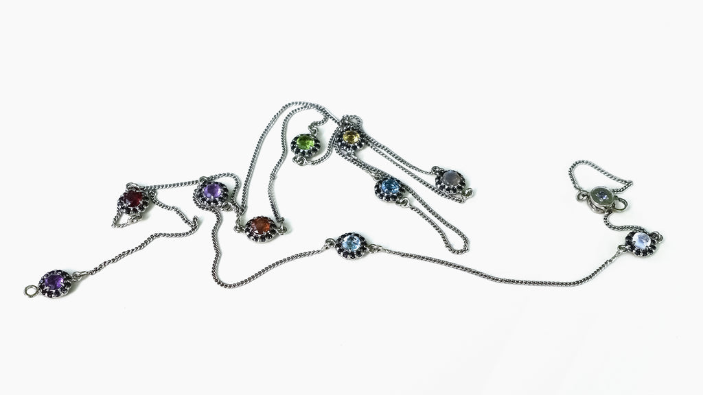 LONG BLACK FLOWER NECKLACE - adelina.world